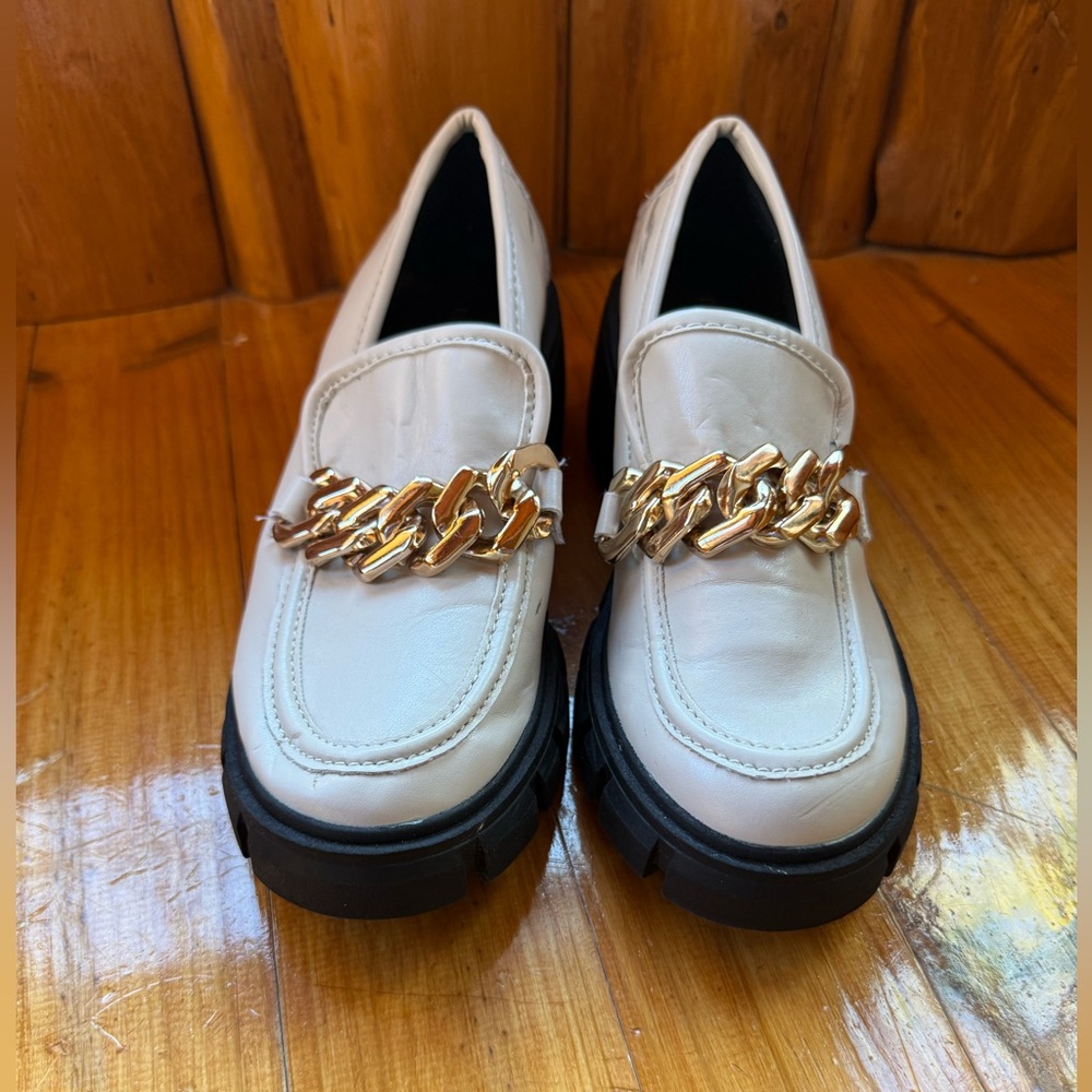 Madden Girl Cream Loafers with Gold Chain - Picture 2 of 4